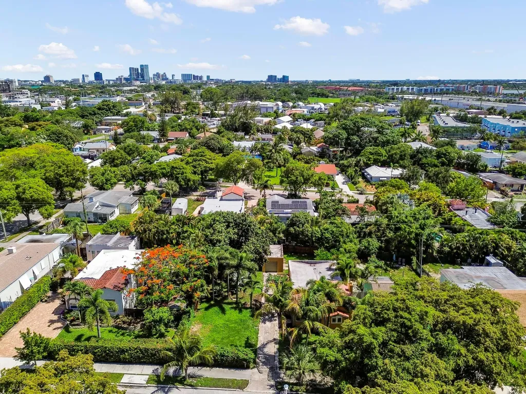 914 30th Court West Palm Beach FL 33407