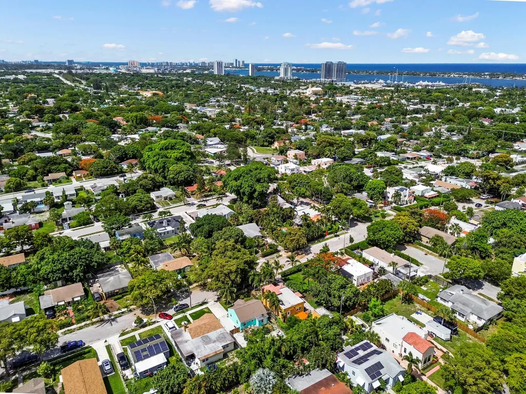 914 30th Court West Palm Beach FL 33407