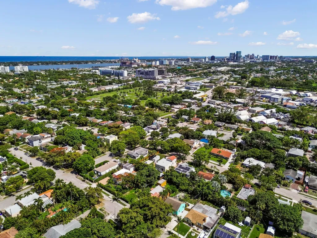 914 30th Court West Palm Beach FL 33407