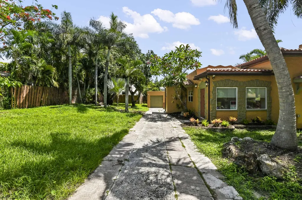 914 30th Court West Palm Beach FL 33407