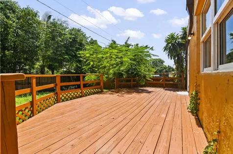 914 30th Court West Palm Beach FL 33407