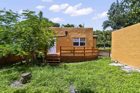 914 30th Court West Palm Beach FL 33407
