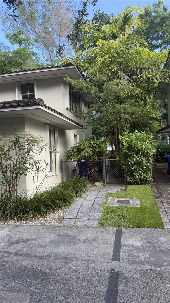 3611 SW 37th Avenue Coconut Grove FL 33133