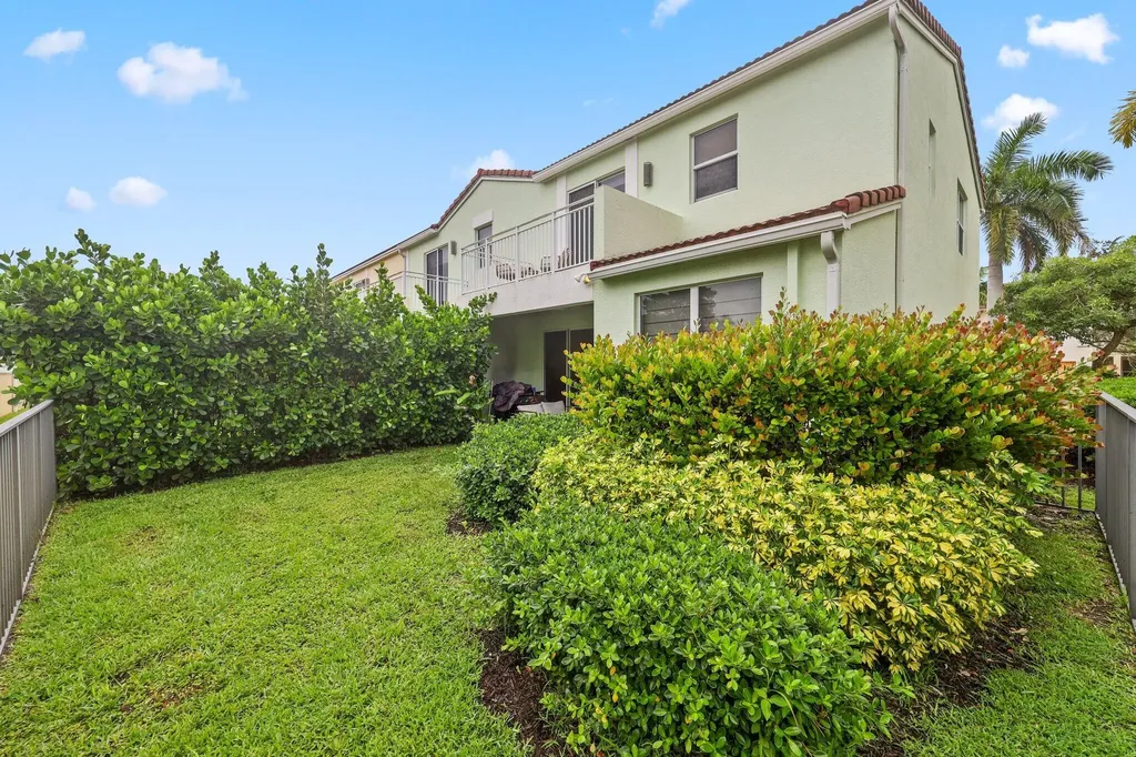 4873 NW 16th Terrace Boca Raton FL 33431