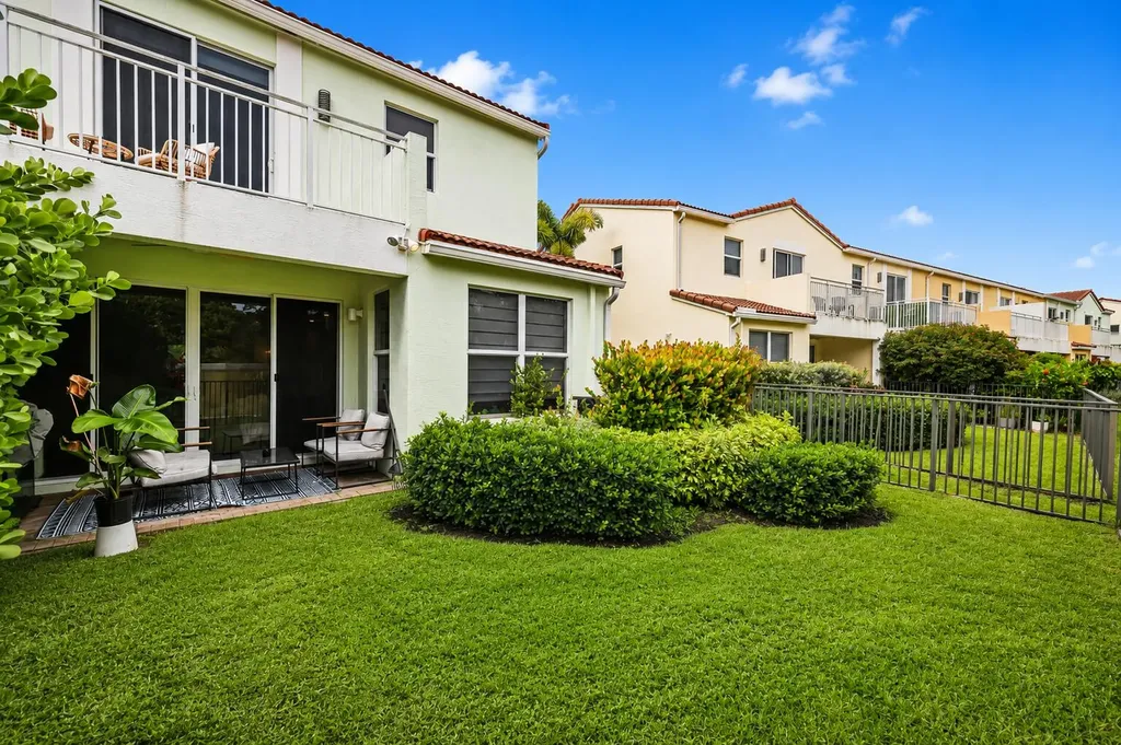 4873 NW 16th Terrace Boca Raton FL 33431