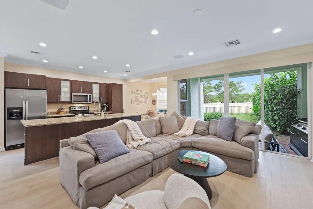 4873 NW 16th Terrace Boca Raton FL 33431