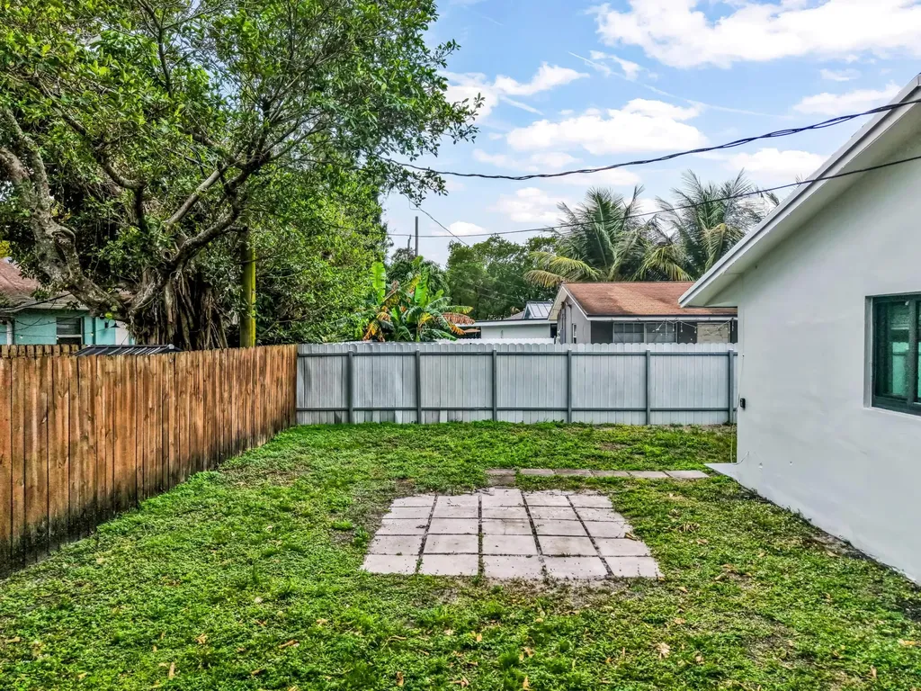 804 SW 28th Street Fort Lauderdale FL 33315