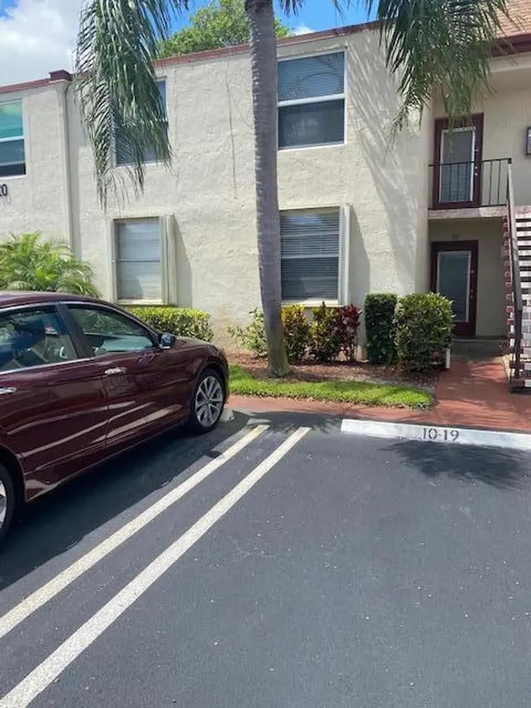 10 Willowbrook Lane Delray Beach FL 33446