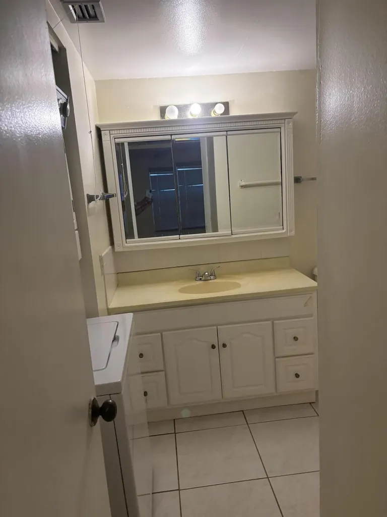 4210 NW 21st Street Lauderhill FL 33313