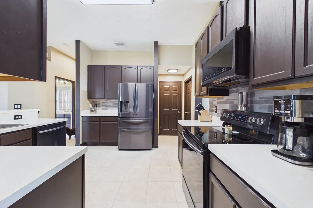567 Mimosa Street SW Palm Bay FL 32908