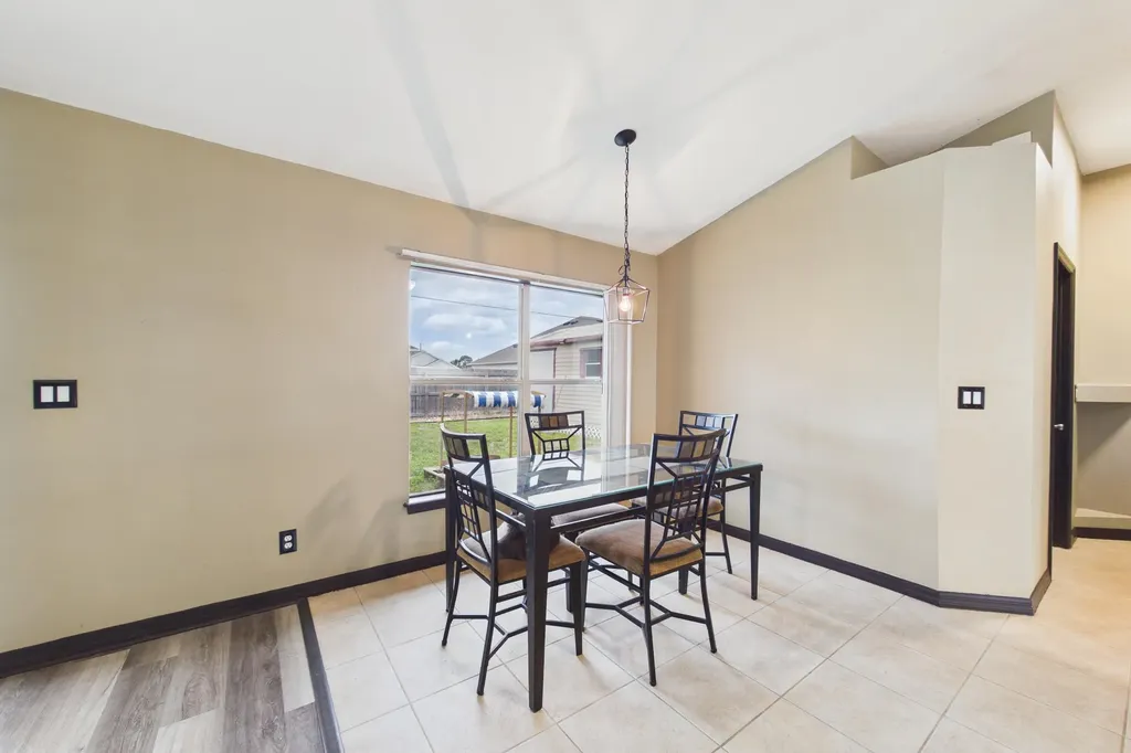 567 Mimosa Street SW Palm Bay FL 32908