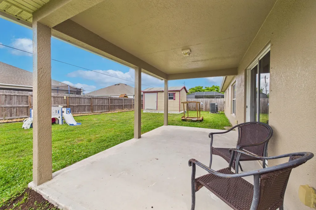 567 Mimosa Street SW Palm Bay FL 32908