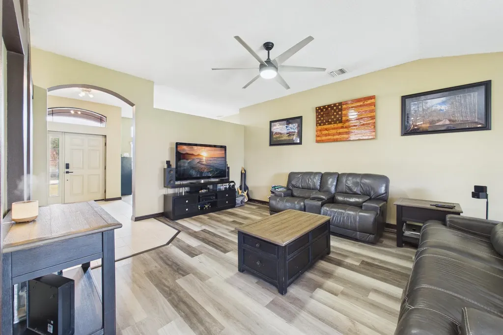 567 Mimosa Street SW Palm Bay FL 32908