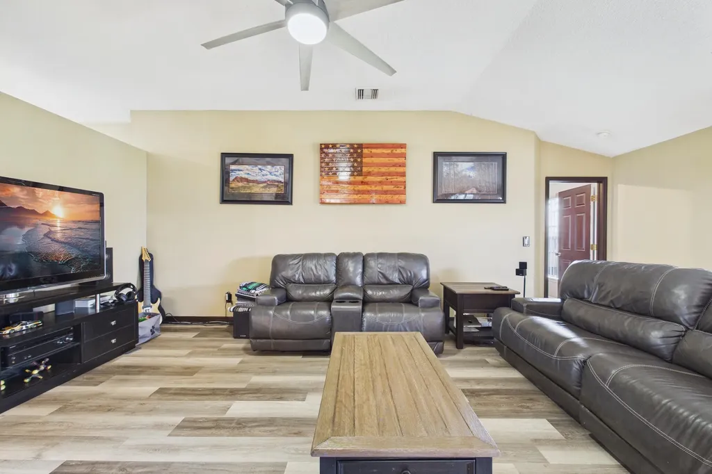 567 Mimosa Street SW Palm Bay FL 32908