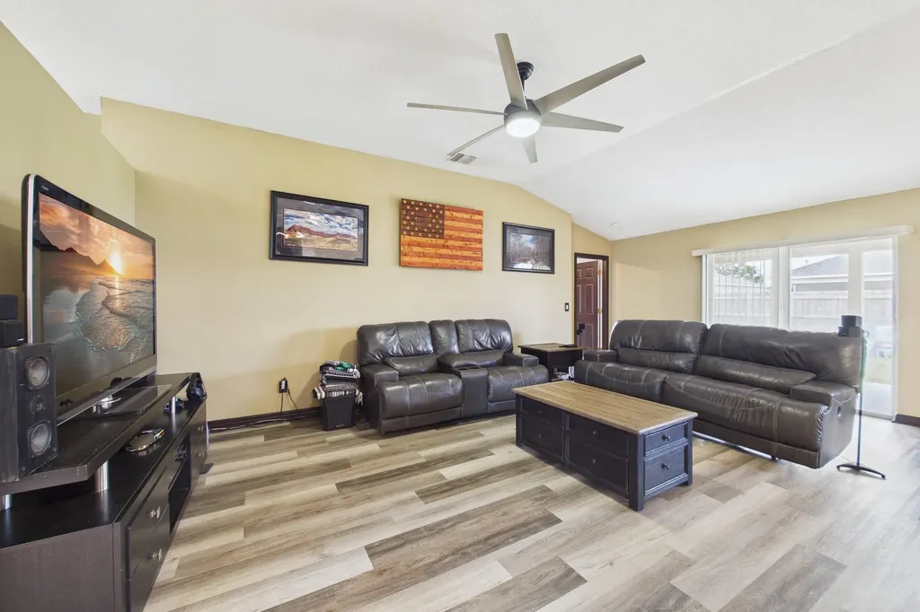 567 Mimosa Street SW Palm Bay FL 32908