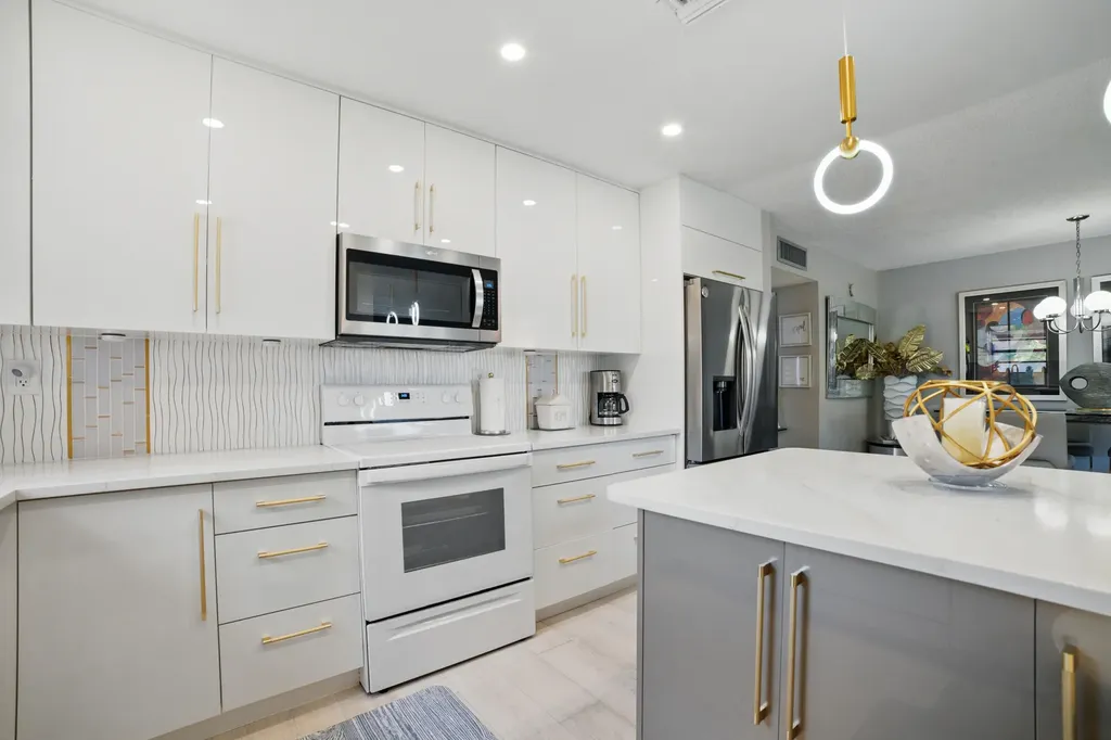 137 Piedmont C Delray Beach FL 33484