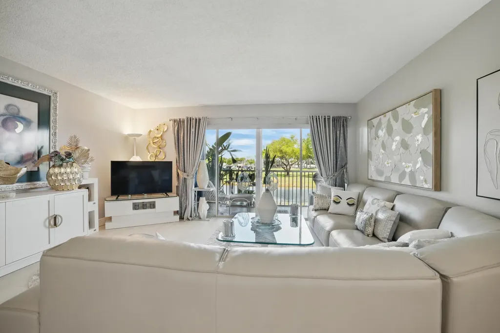 137 Piedmont C Delray Beach FL 33484