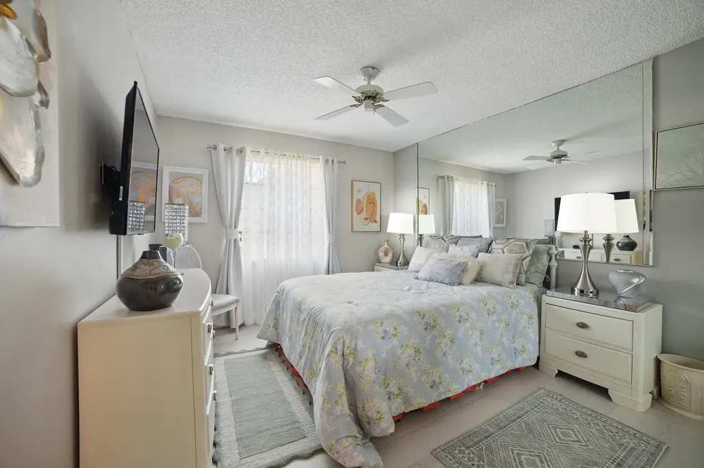 137 Piedmont C Delray Beach FL 33484