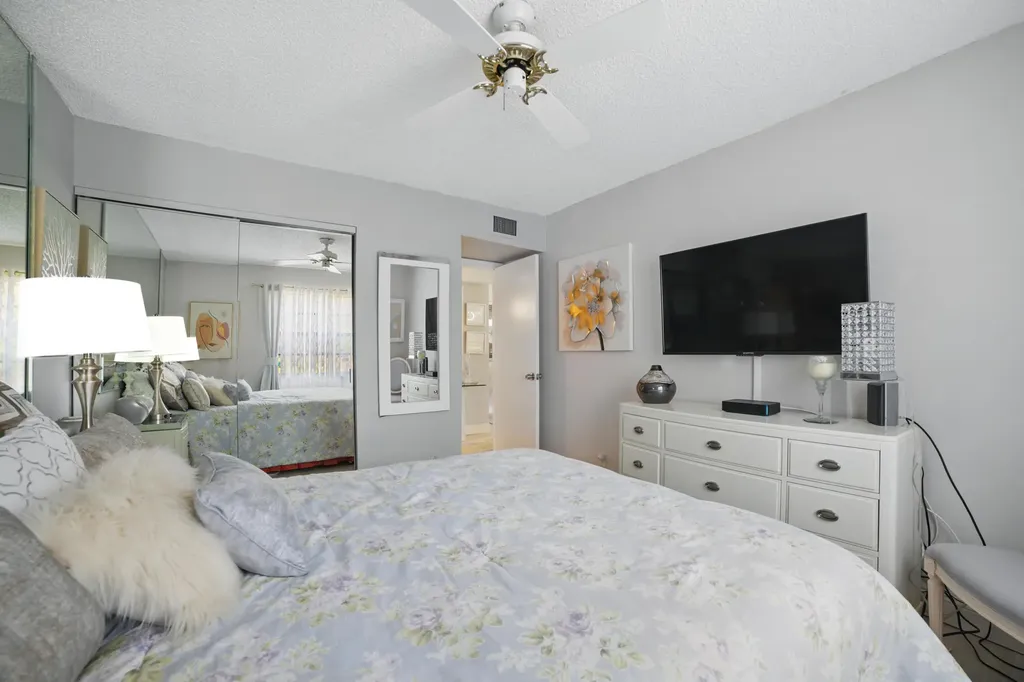 137 Piedmont C Delray Beach FL 33484
