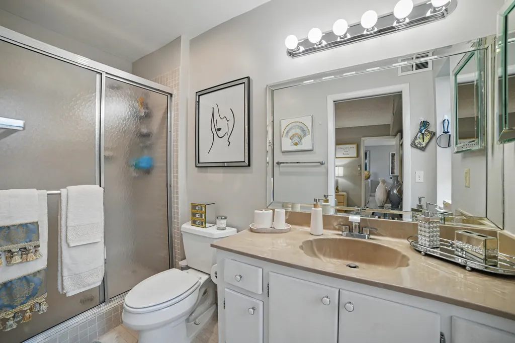 137 Piedmont C Delray Beach FL 33484