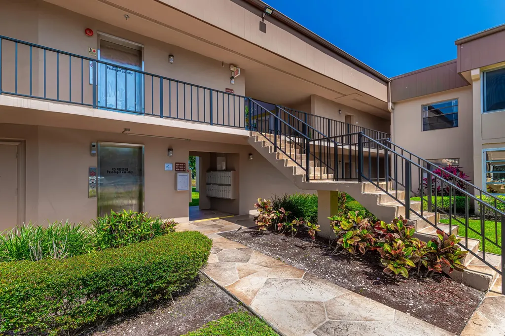 137 Piedmont C Delray Beach FL 33484