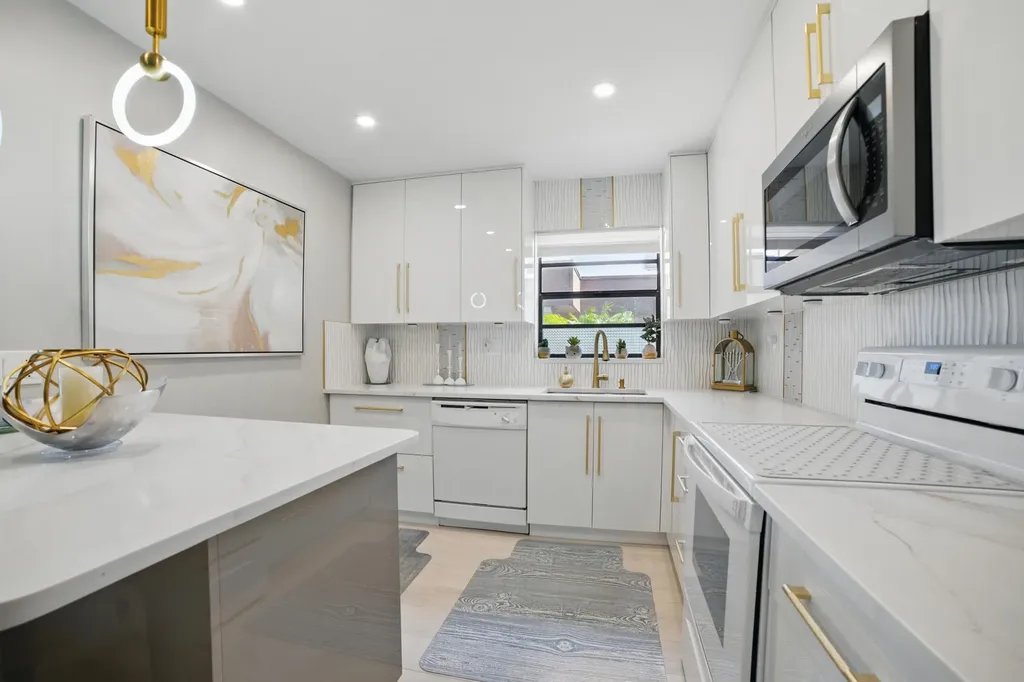 137 Piedmont C Delray Beach FL 33484