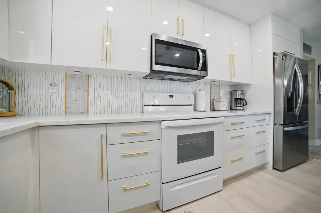 137 Piedmont C Delray Beach FL 33484