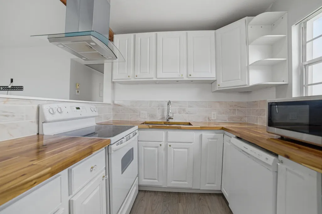 32 Fanshaw A Boca Raton FL 33434
