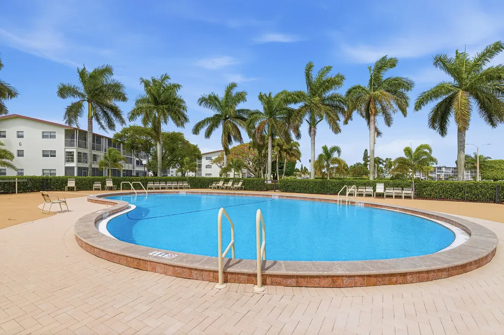 32 Fanshaw A Boca Raton FL 33434