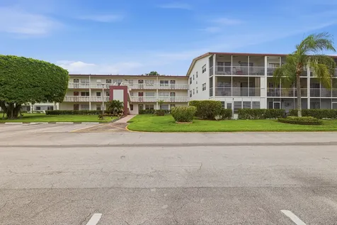 32 Fanshaw A Boca Raton FL 33434