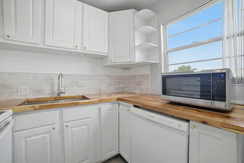 32 Fanshaw A Boca Raton FL 33434