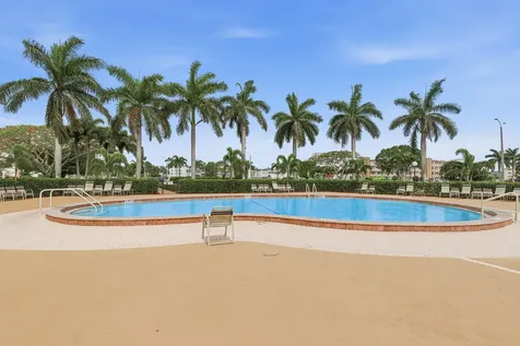 32 Fanshaw A Boca Raton FL 33434