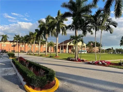 32 Fanshaw A Boca Raton FL 33434