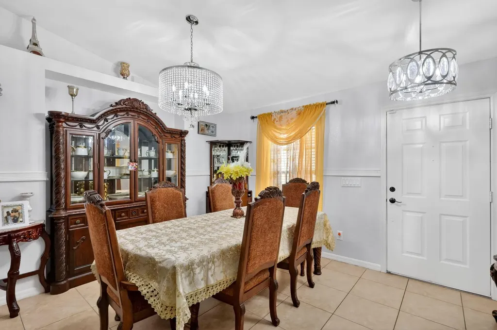372 NW Hogan Street Port St Lucie FL 34983