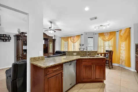 372 NW Hogan Street Port St Lucie FL 34983