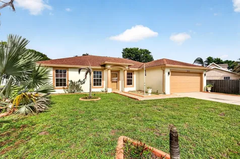 372 NW Hogan Street Port St Lucie FL 34983