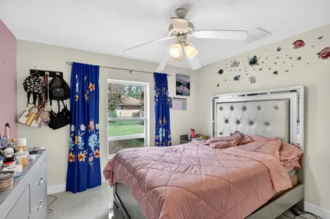 372 NW Hogan Street Port St Lucie FL 34983