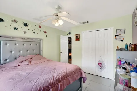 372 NW Hogan Street Port St Lucie FL 34983