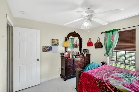 372 NW Hogan Street Port St Lucie FL 34983