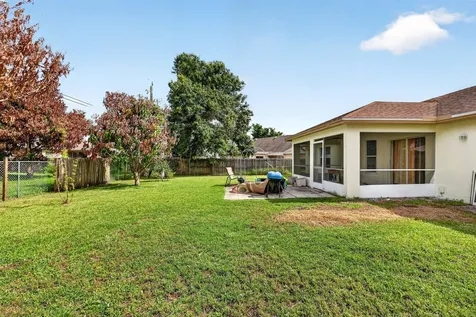 372 NW Hogan Street Port St Lucie FL 34983