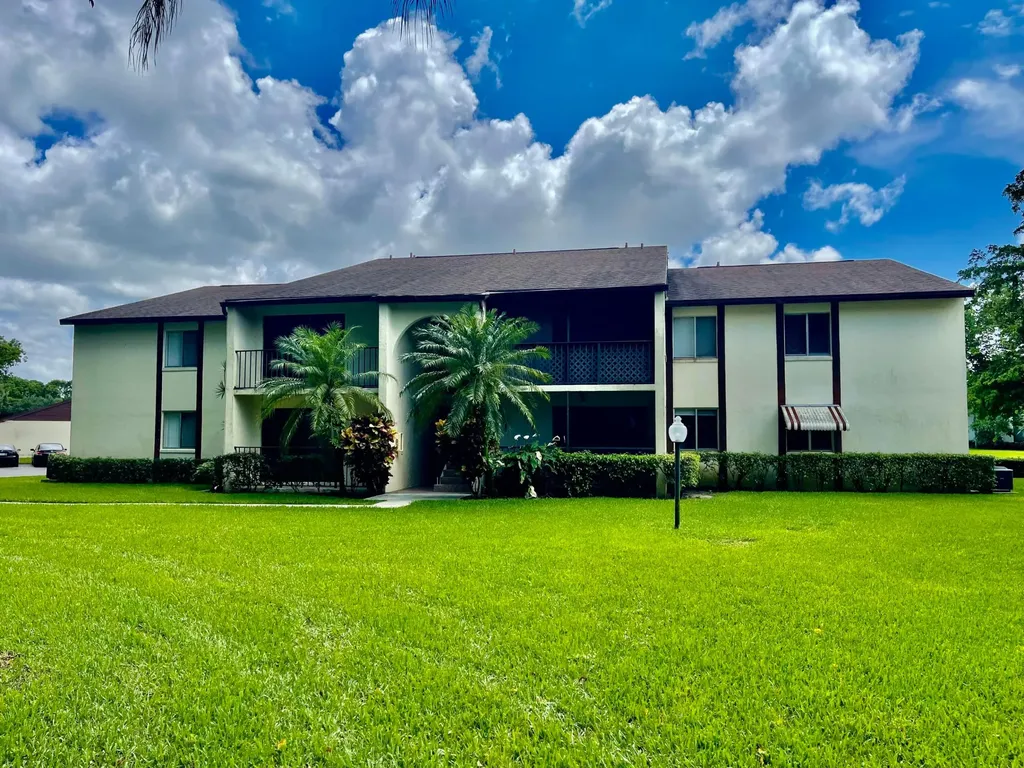 4857 Sable Pine Circle West Palm Beach FL 33417