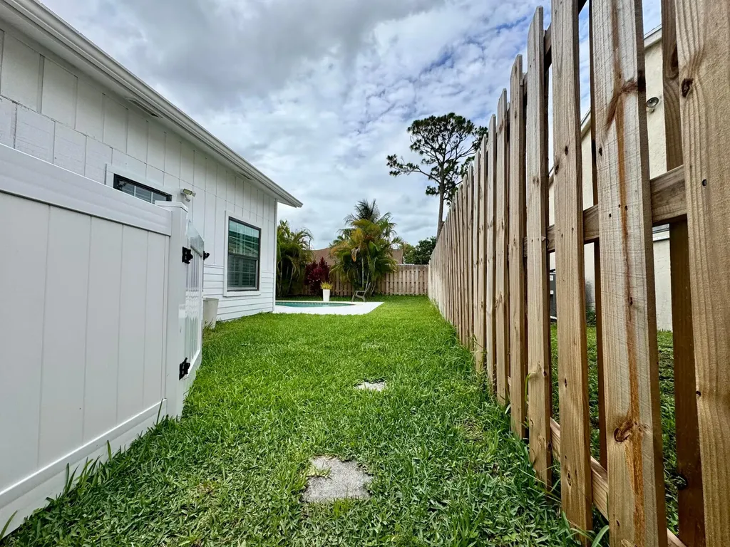 6135 Drake Street Jupiter FL 33458