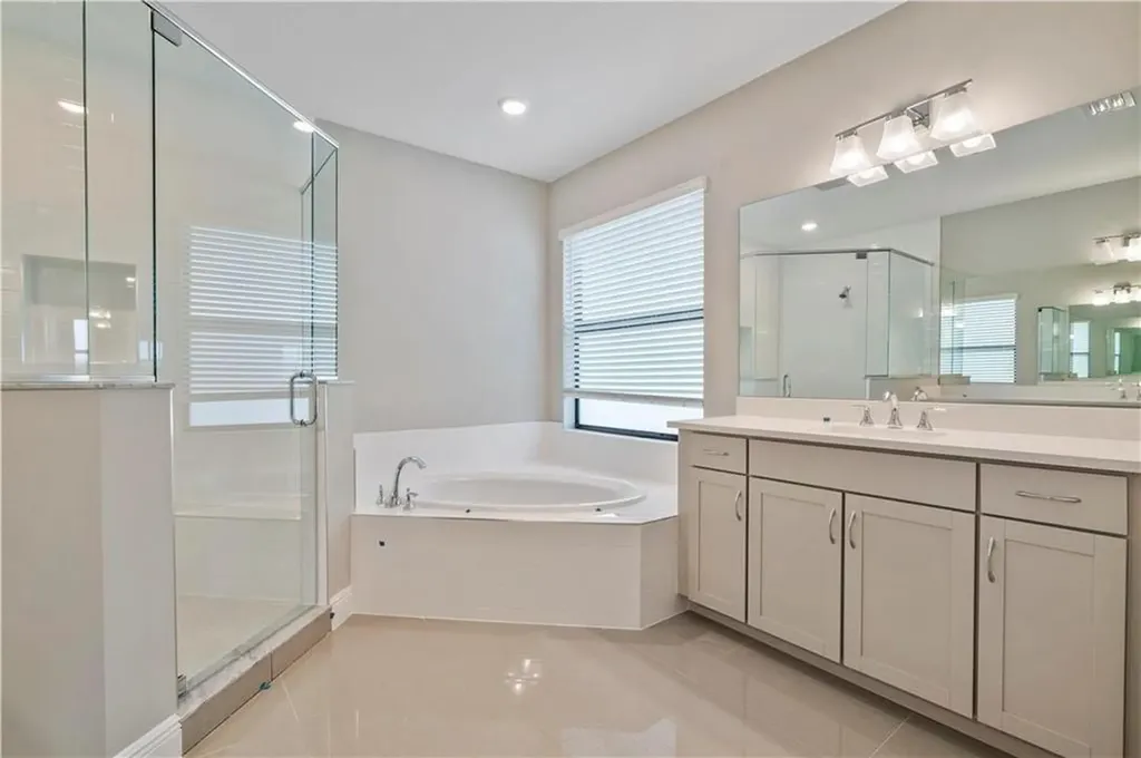 12135 E Baypoint Circle Parkland FL 33076
