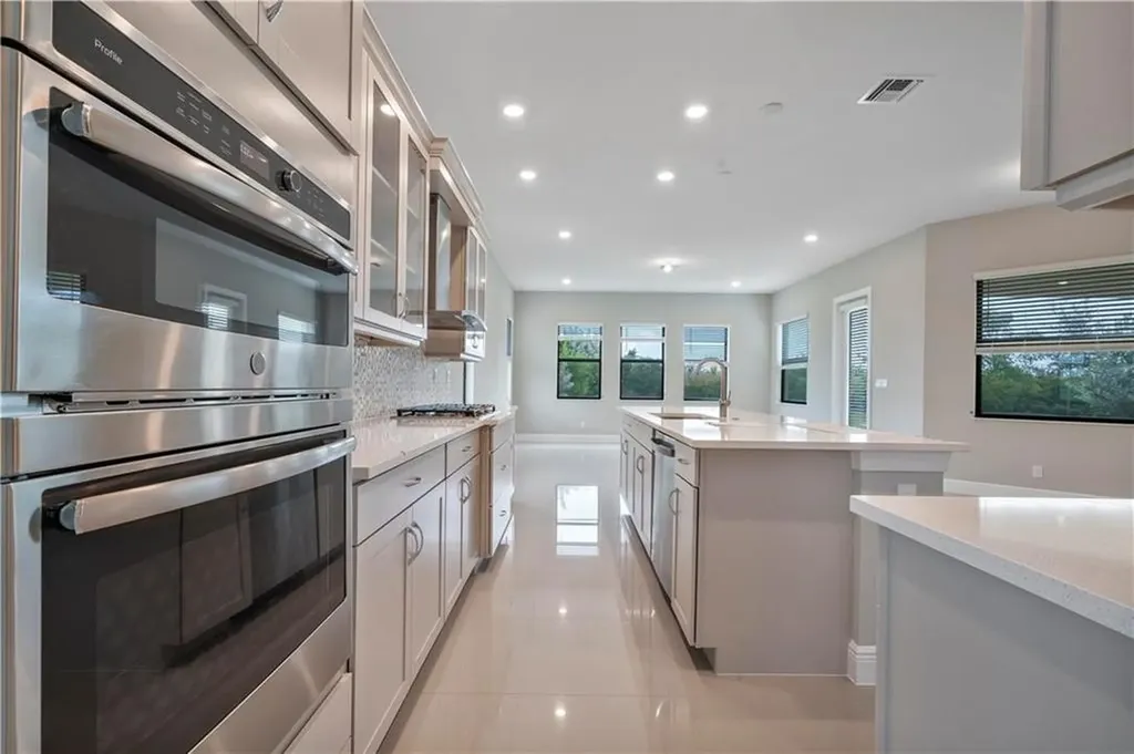 12135 E Baypoint Circle Parkland FL 33076