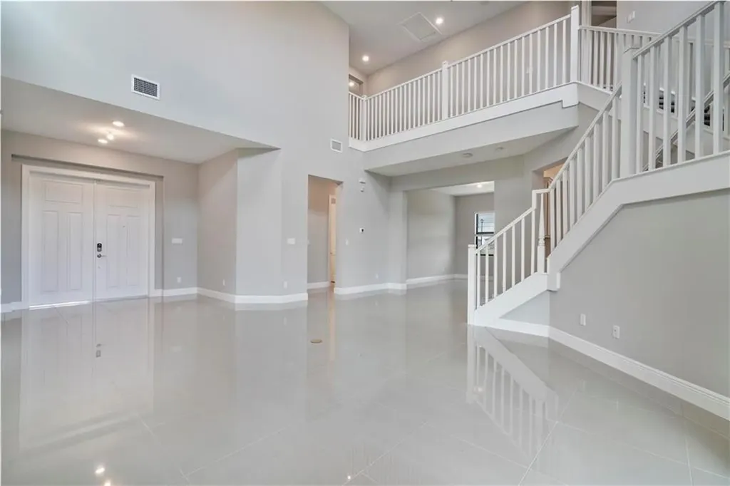 12135 E Baypoint Circle Parkland FL 33076