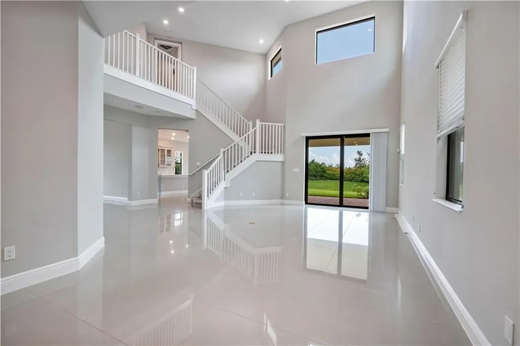 12135 E Baypoint Circle Parkland FL 33076