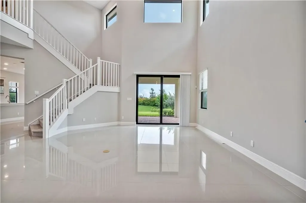 12135 E Baypoint Circle Parkland FL 33076