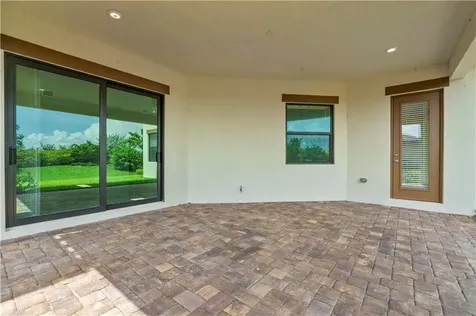 12135 E Baypoint Circle Parkland FL 33076