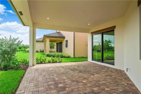 12135 E Baypoint Circle Parkland FL 33076