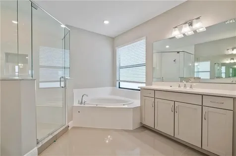 12135 E Baypoint Circle Parkland FL 33076